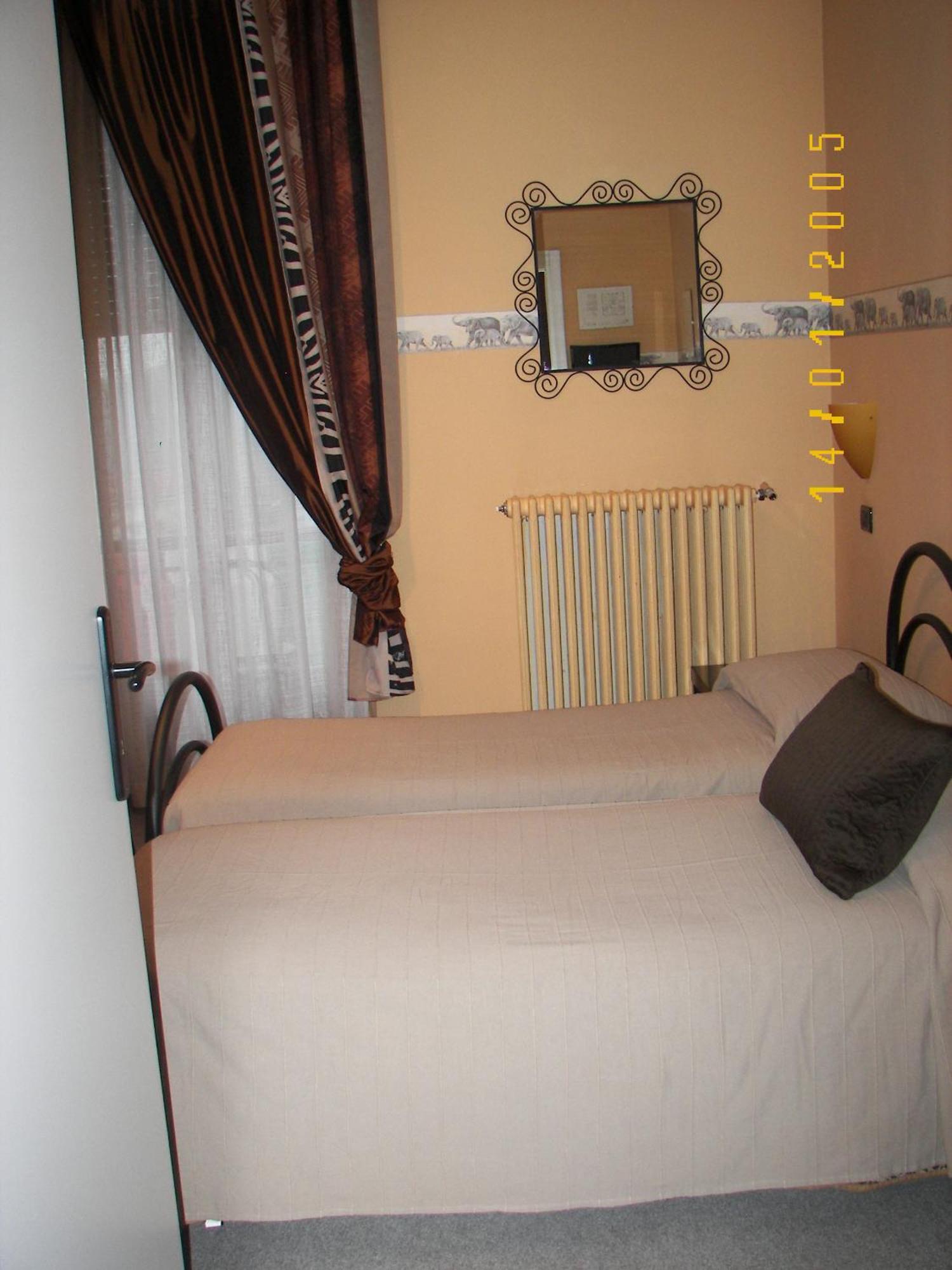 Albergo Sangrila Lanzo Torinese Exterior photo