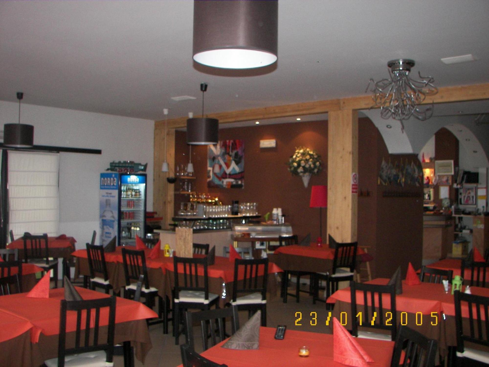 Albergo Sangrila Lanzo Torinese Exterior photo